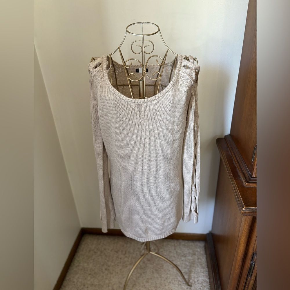 Venus  Cutout Sleeve Sweater Small